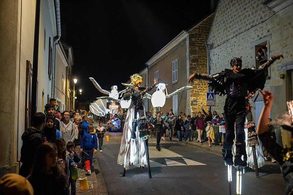 Charivari au Village - voir en plus grand : (fenêtre modale)