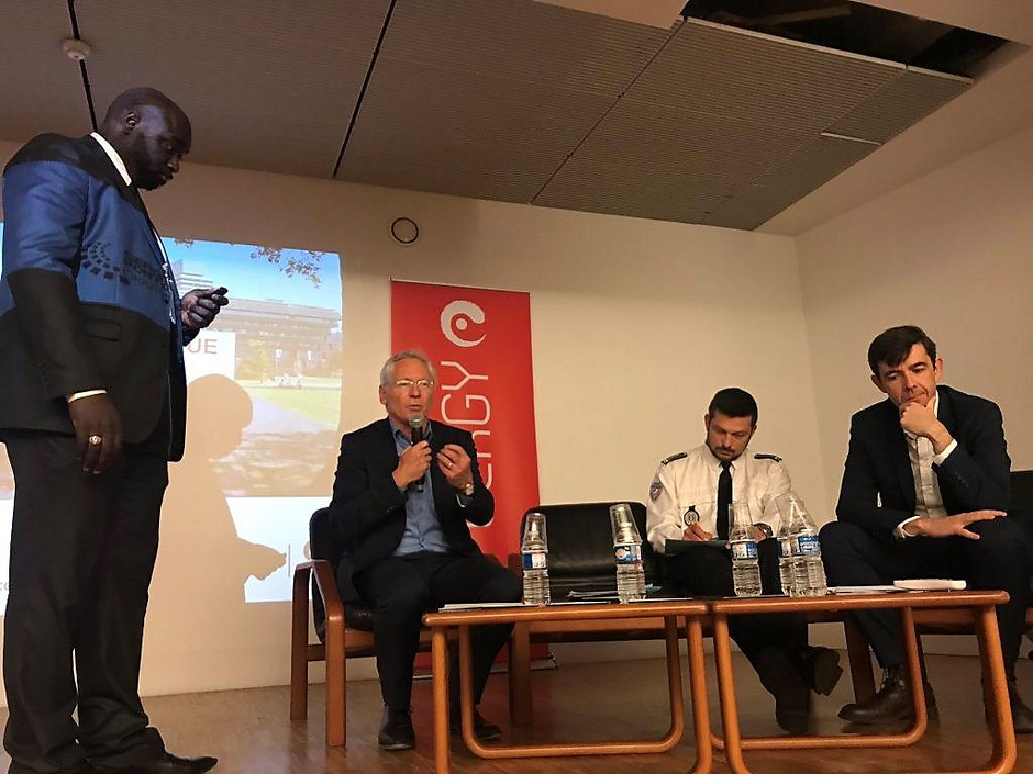 De gauche à droite : Harouna Dia, Jean-Paul Jeandon, Marc Le Solleu et Eric Nicolet. - voir en plus grand : (fenêtre modale)