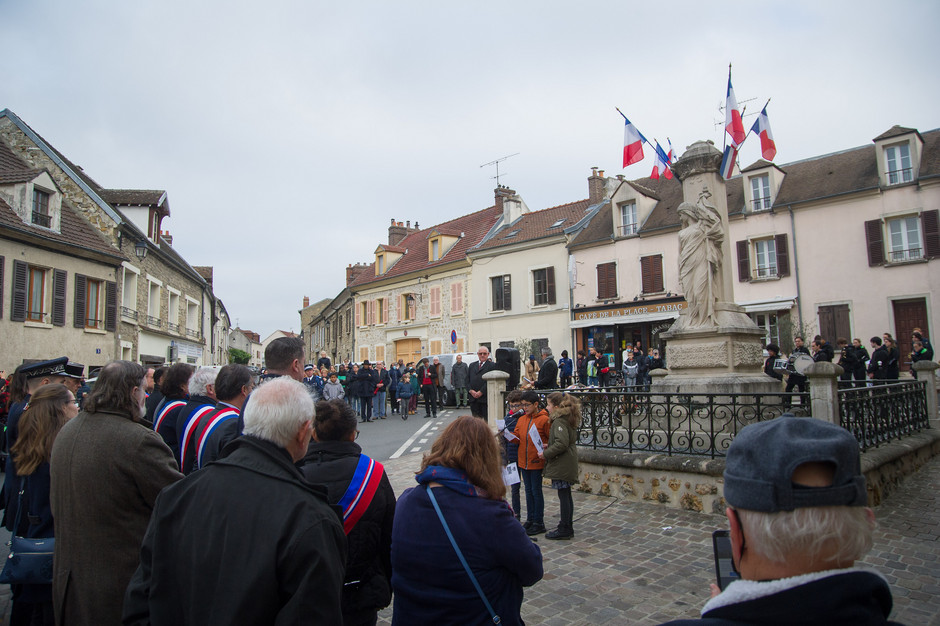 Cérémonie de commémoration, 11 novembre - voir en plus grand : (fenêtre modale)