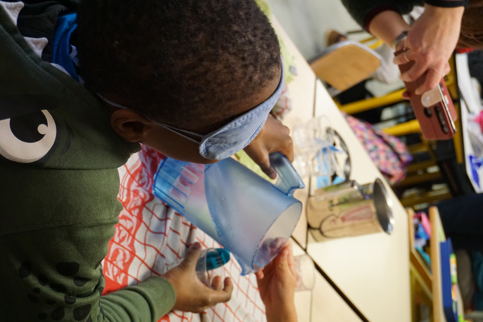 Sensibilisation à l'école des Châteaux pendant la semaine du handicap, 9 décembre - voir en plus grand : (fenêtre modale)