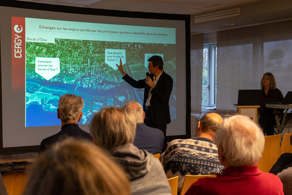 Réunion pour le Plan Local d'Urbanisme, 10 décembre - voir en plus grand : (fenêtre modale)