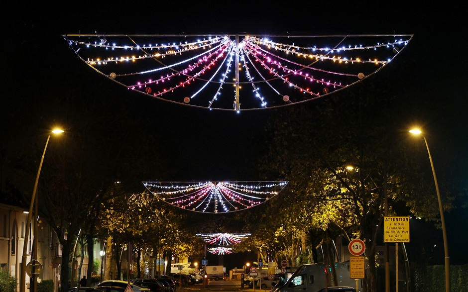 Lancement des illuminations de Noël et parade lumineuse, 2 décembre - voir en plus grand : (fenêtre modale)