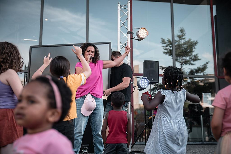 Bal d'été et Karaoké intergenerationnel, 7 juillet - voir en plus grand : (fenêtre modale)
