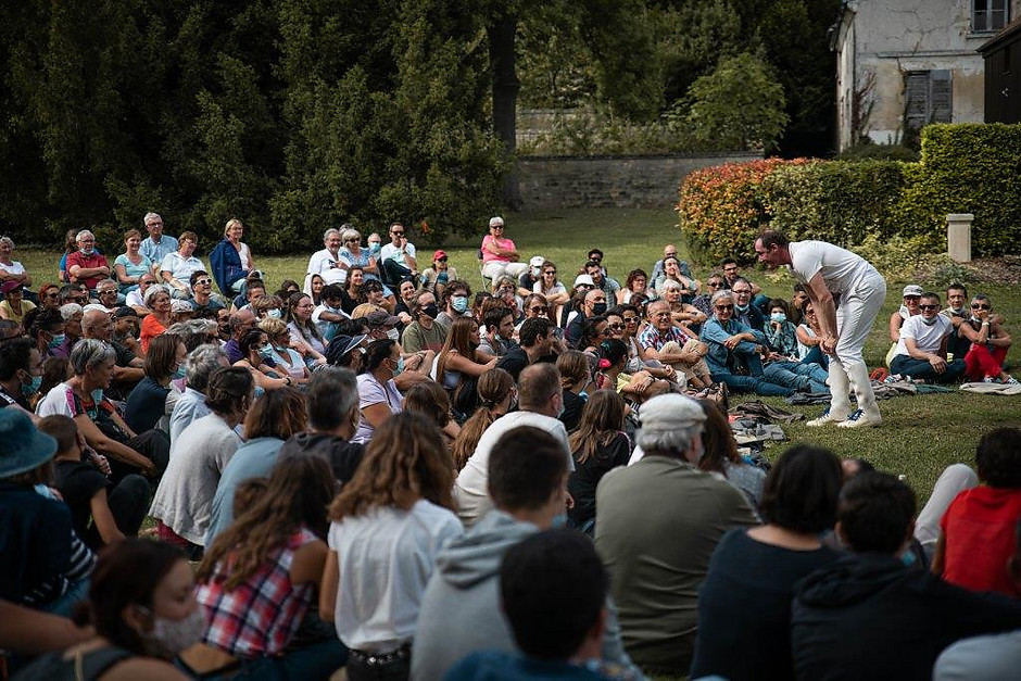 Cergy Soit ! Rendez-vous #4, Les batteurs de pavés dans le parc de la maison d'Anne et Gérard Philipe, 18 septembre - voir en plus grand : (fenêtre modale)