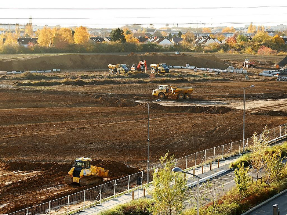 Vue du chantier des Doux Epis, sur la plaine des Linandes, quartier Coteaux, depuis le toit de l'Aren'Ice - Novembre 2018 - voir en plus grand : (fenêtre modale)
