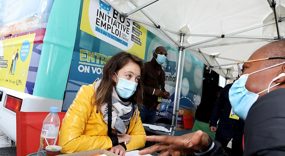 Bus initiative emploi dans le quartier Axe Majeur Horloge, le 5 octobre 2020 - voir en plus grand : (fenêtre modale)