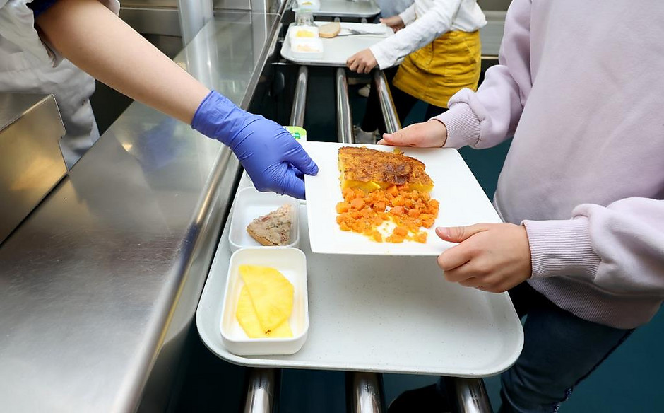 Restauration scolaire, du bio, du bon et du local, groupe scolaire du Ponceau le 11 février - voir en plus grand : (fenêtre modale)
