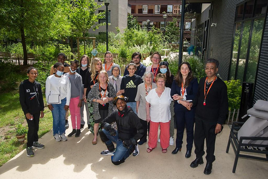 Simulation vieillissement avec le Conseil des jeunes, le 25 mai à la résidence seniors DOMITYS - voir en plus grand : (fenêtre modale)